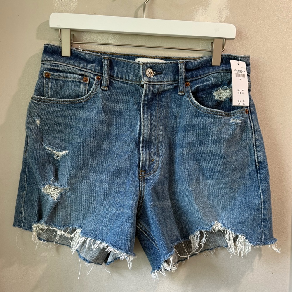 NWT A&F curve love mom shorts